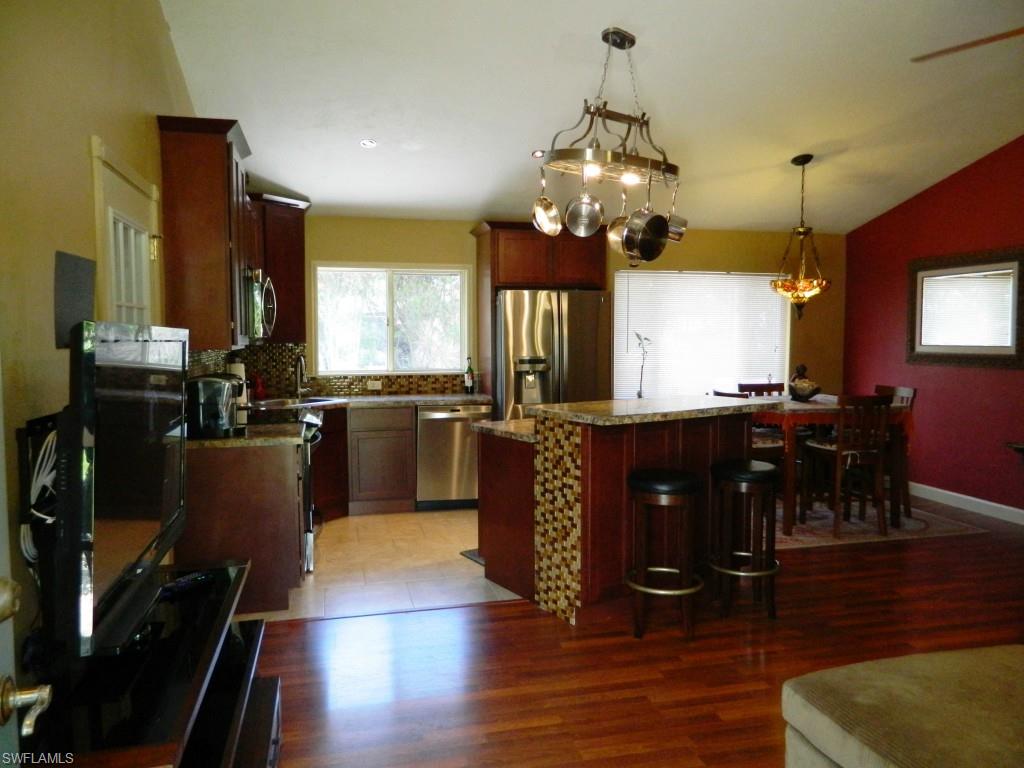 SAN CARLOS PARK - Residential