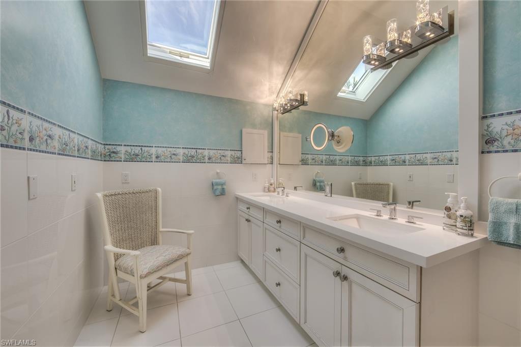 BEACH HOMES - Residential