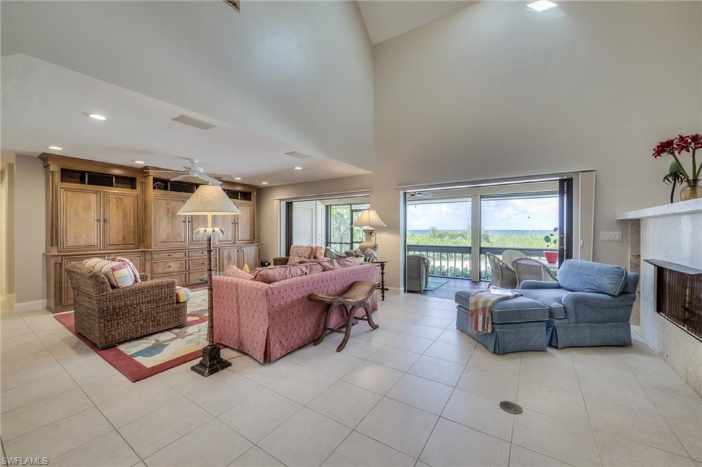 BEACH HOMES - Residential