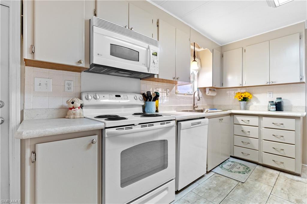 CARRIAGE VILLAGE - Residential