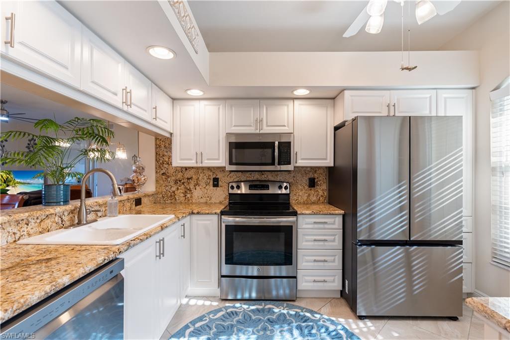 SUNSET CAY VILLAS - Residential