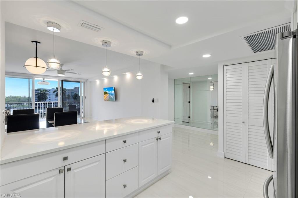 VANDERBILT TOWERS - Residential