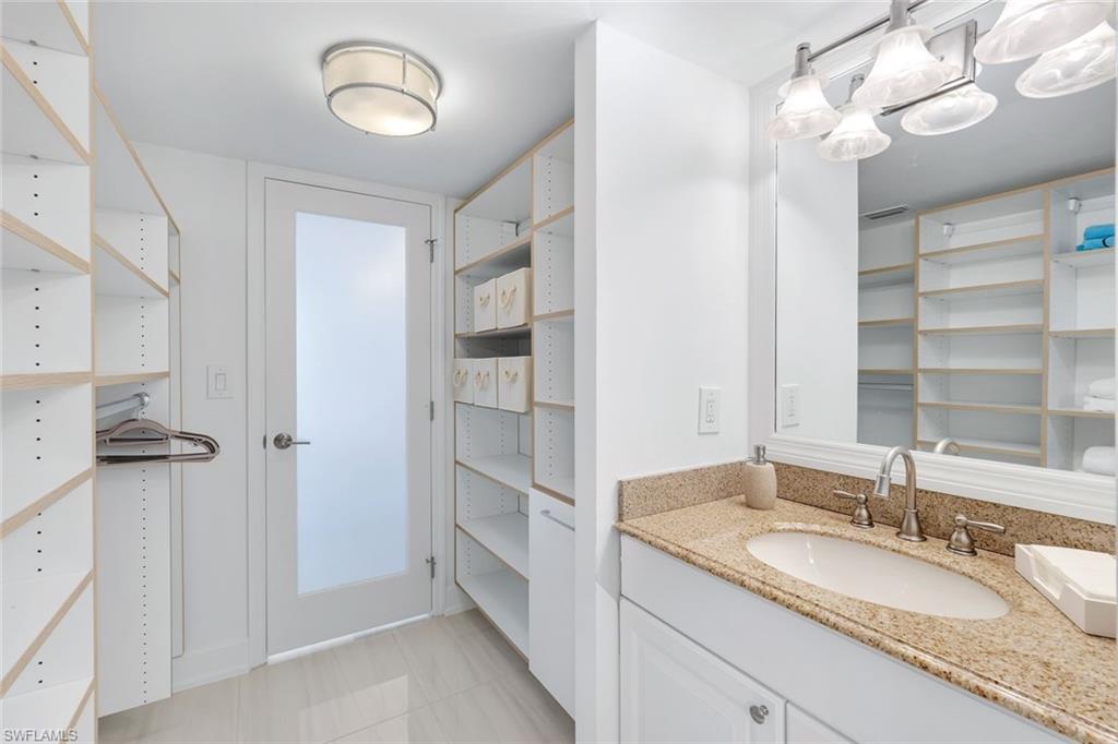 VANDERBILT TOWERS - Residential