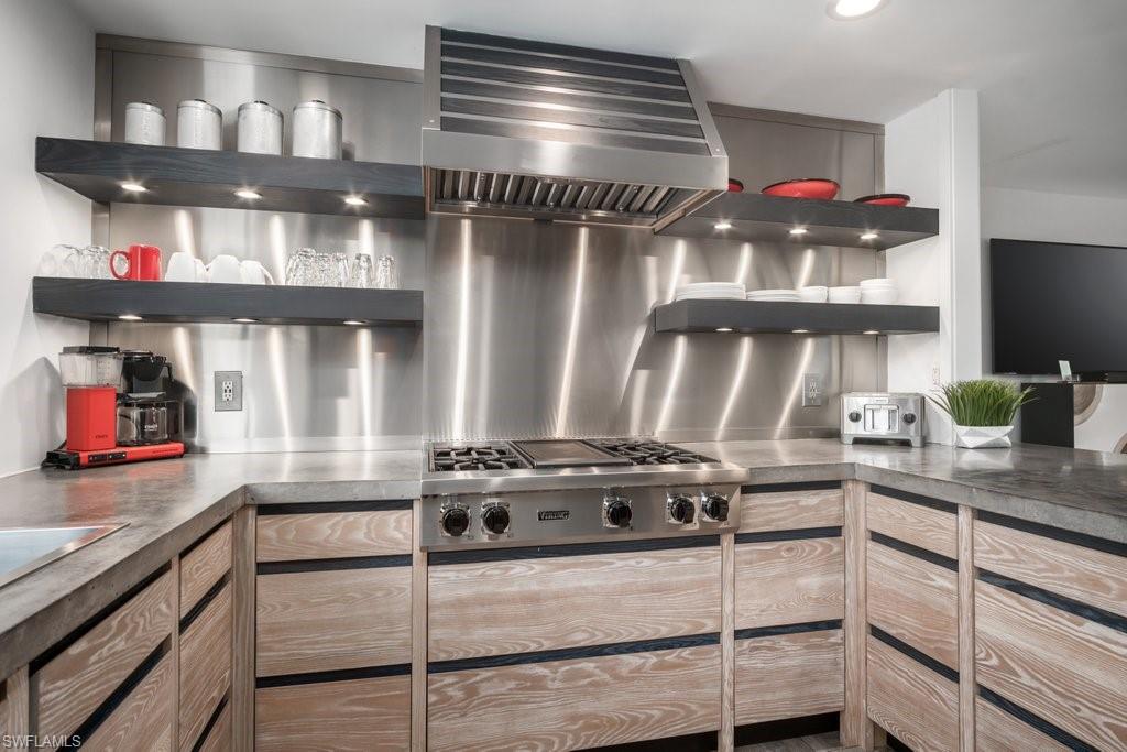 PALM RIVER ESTATES - Residential