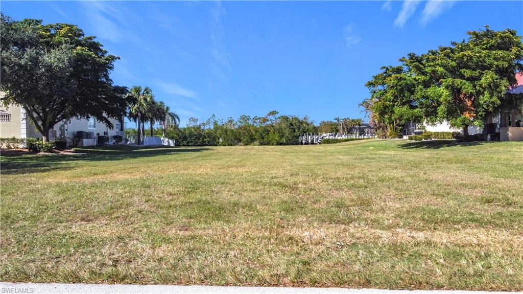 PUNTA GORDA ISLES - Land