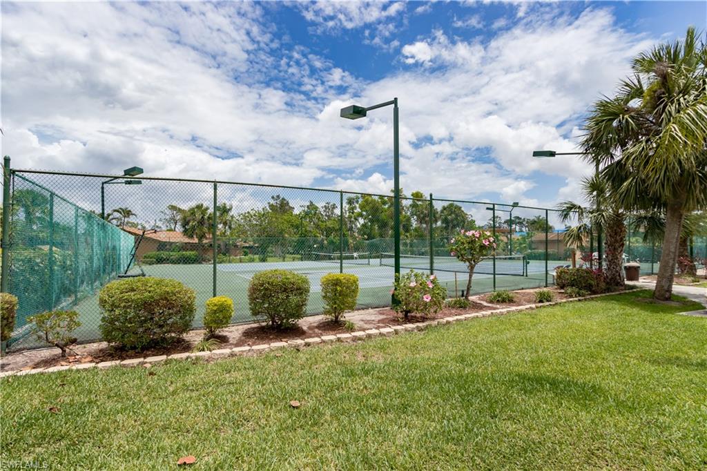 ROYAL WOODS - Residential