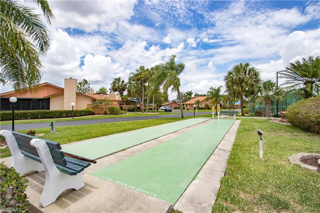 ROYAL WOODS - Residential