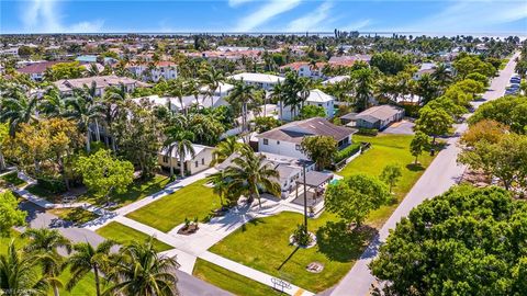 560 9th AVE S NAPLES FL 34102