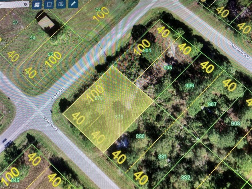 Great vacant lot to build a great home. Corner lot near to downtown  Punta Gorda, US 41 and I-75. The seller has 11 lots to sell.