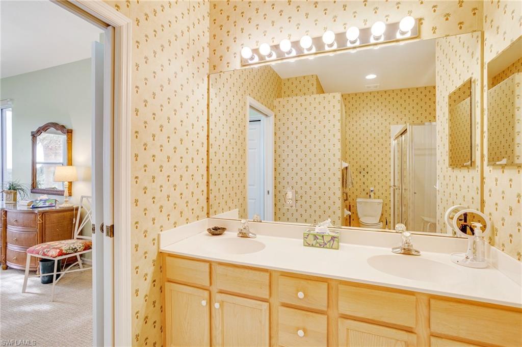 SUTTON WALK - Residential