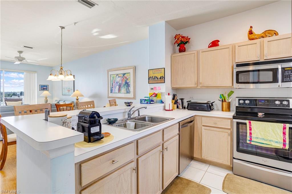 SUTTON WALK - Residential