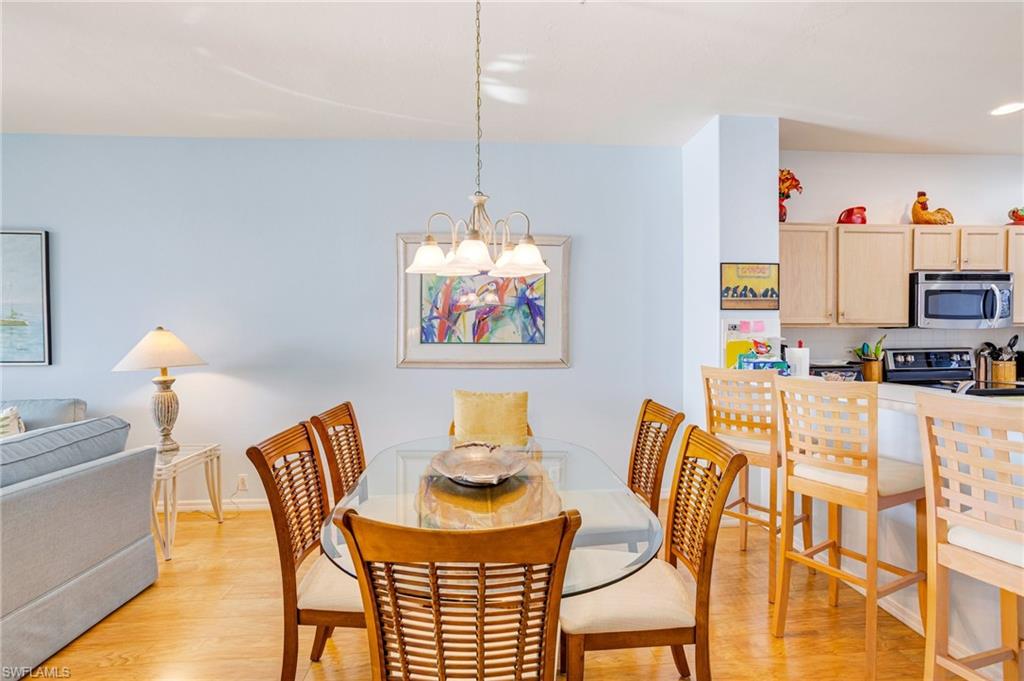 SUTTON WALK - Residential