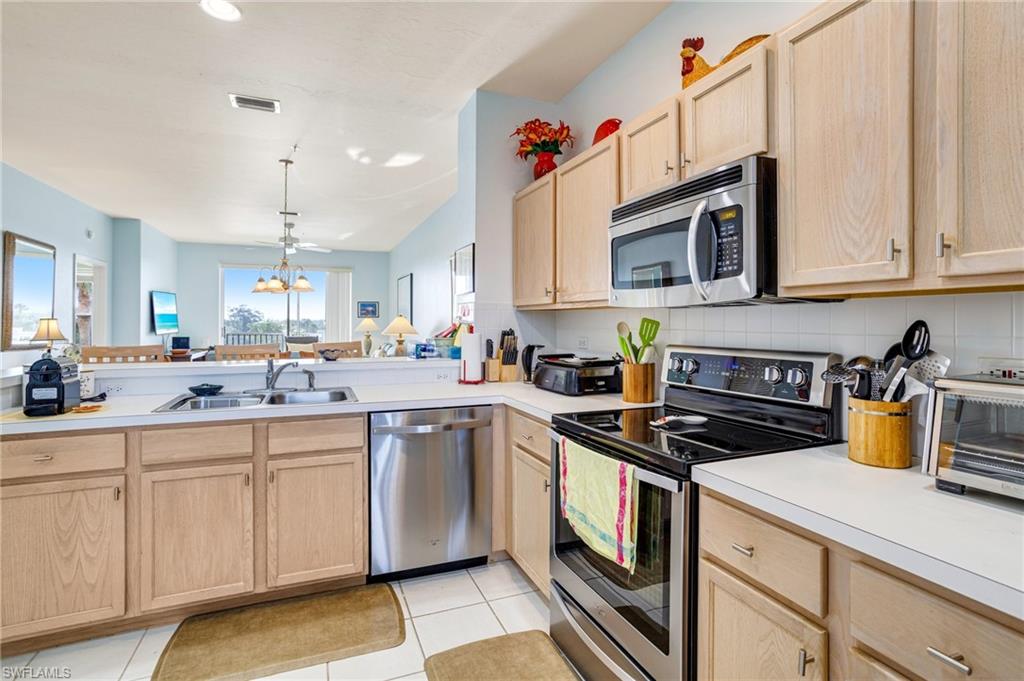 SUTTON WALK - Residential