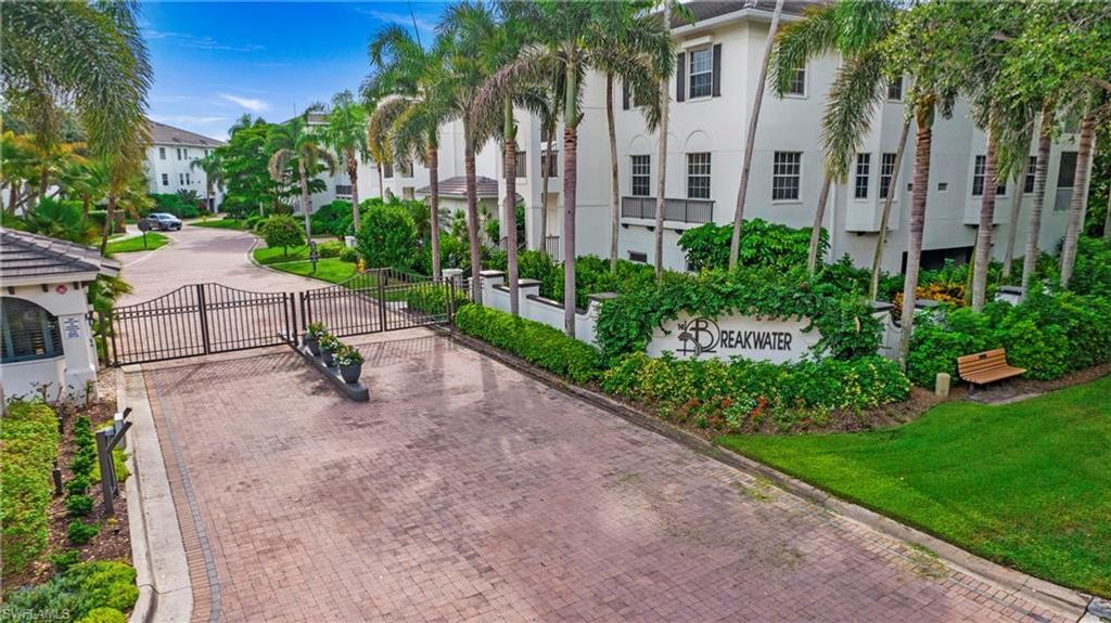 Photo of 780 Bentwater CIR #102, NAPLES, FL 34108 (MLS # 225074382)