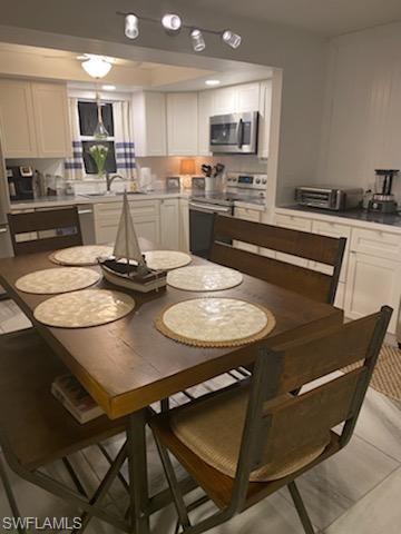 NEWPORT GLEN - Residential