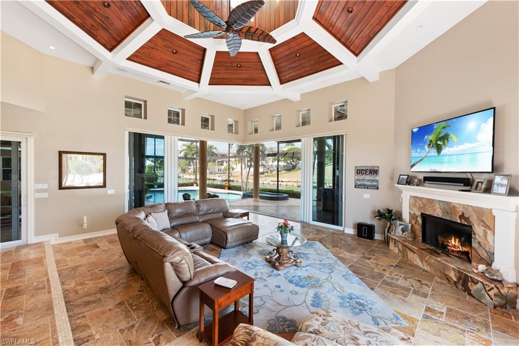 MARCO BEACH - Residential