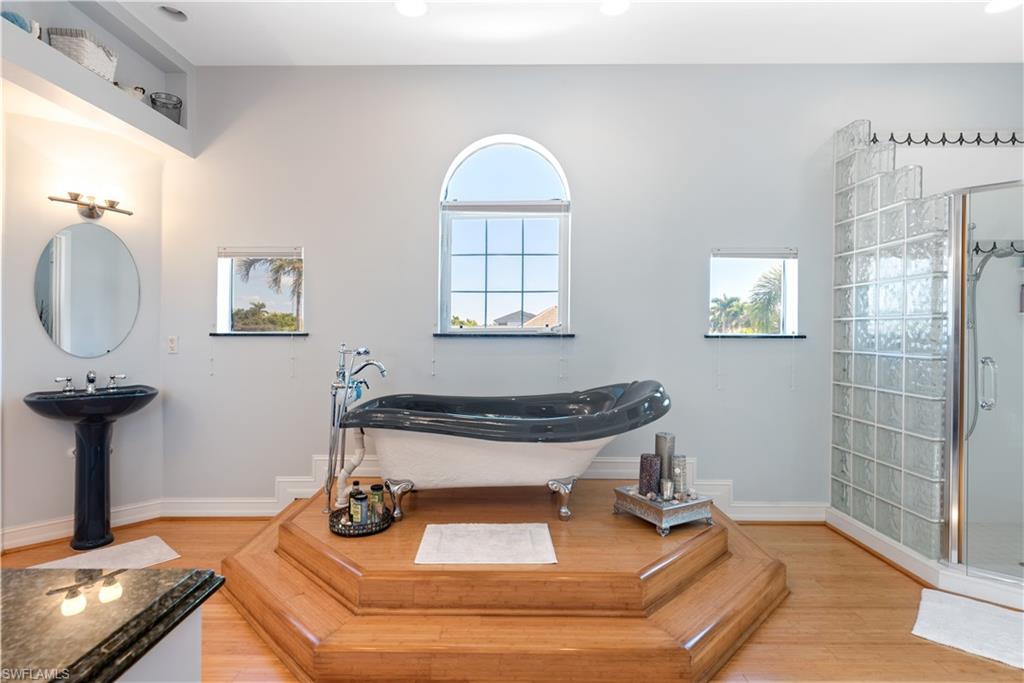 MARCO BEACH - Residential