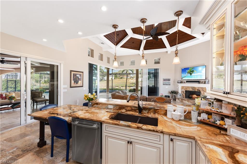 MARCO BEACH - Residential