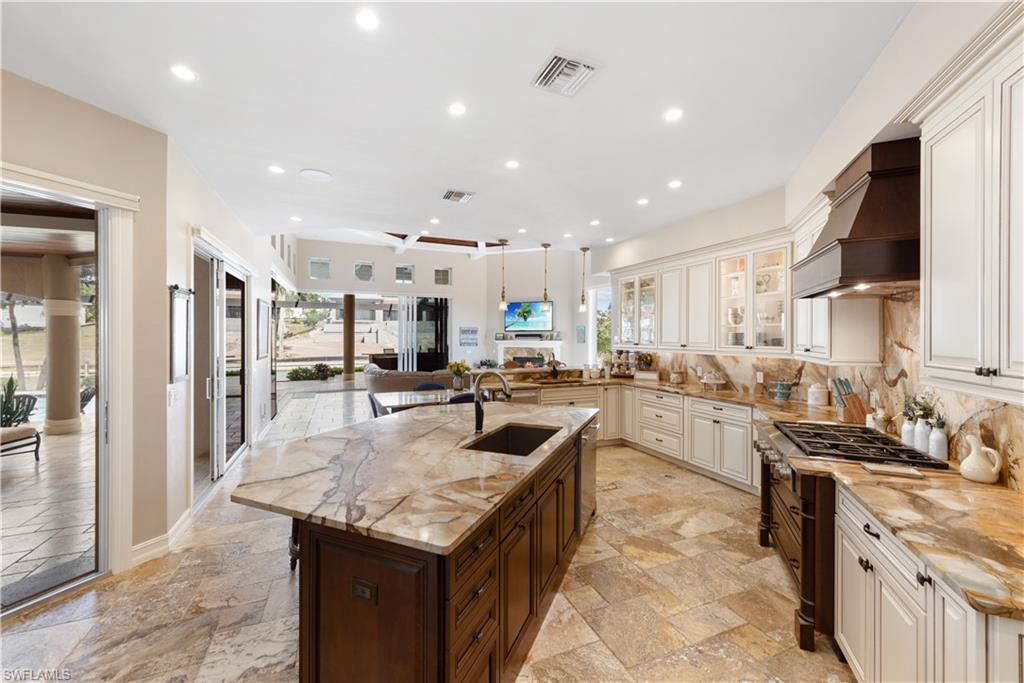 MARCO BEACH - Residential