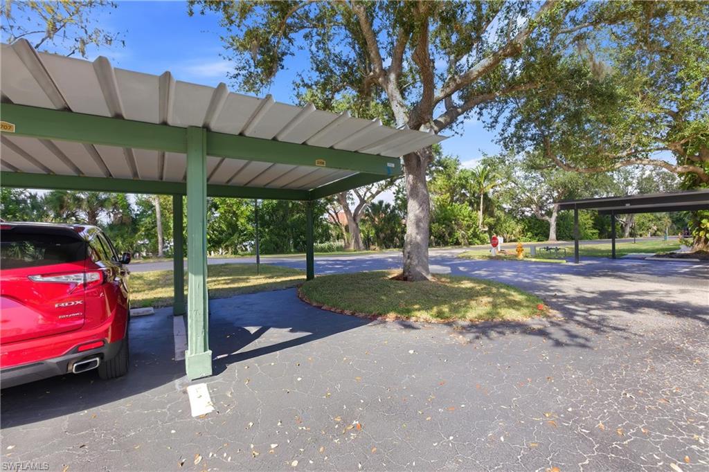 VENETIAN PALMS - Residential