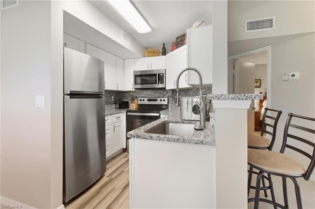 VENETIAN PALMS - Residential