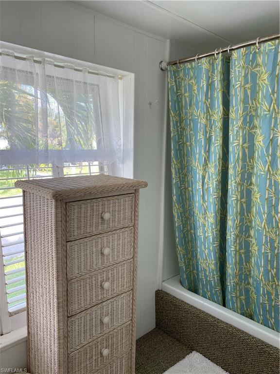 MOORHEAD MANOR - Residential