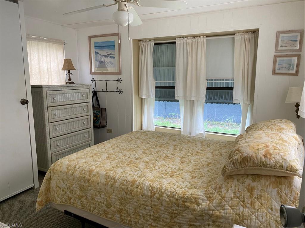 MOORHEAD MANOR - Residential