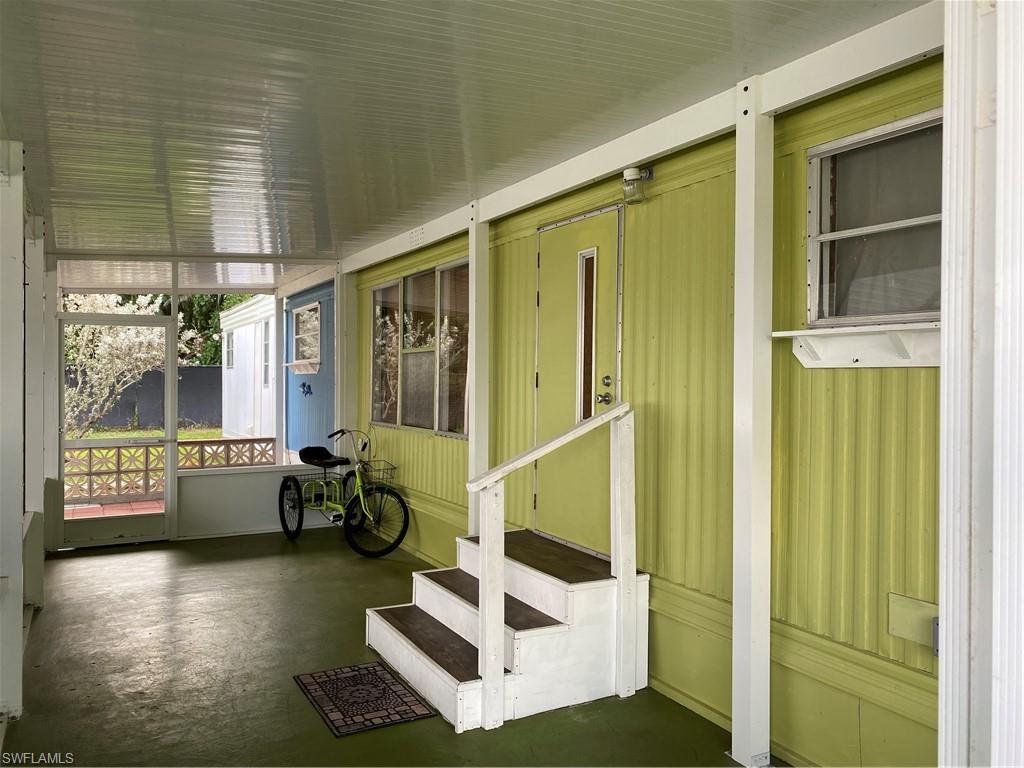 MOORHEAD MANOR - Residential