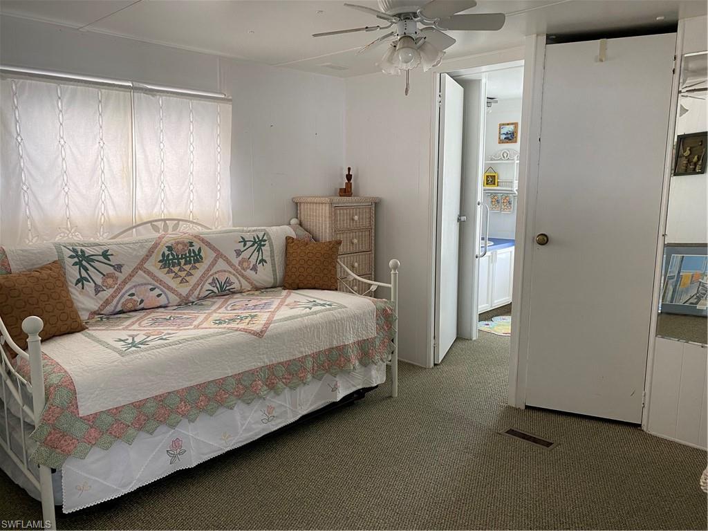 MOORHEAD MANOR - Residential