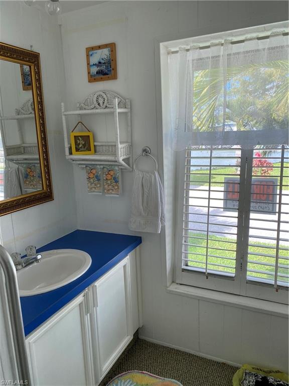 MOORHEAD MANOR - Residential