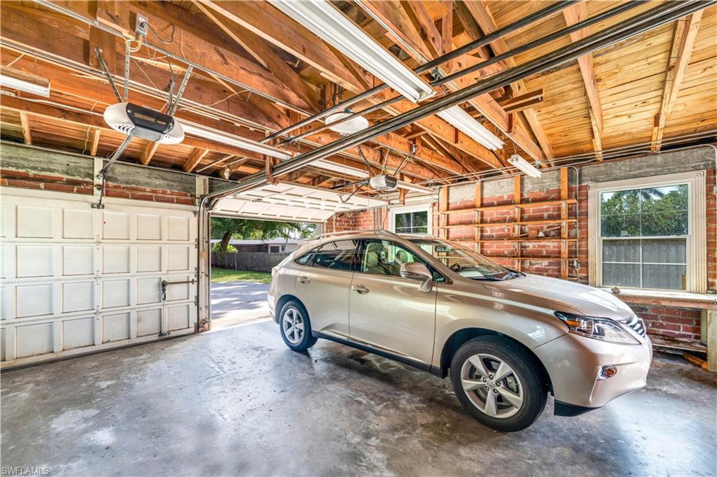 BURTWOOD - Residential