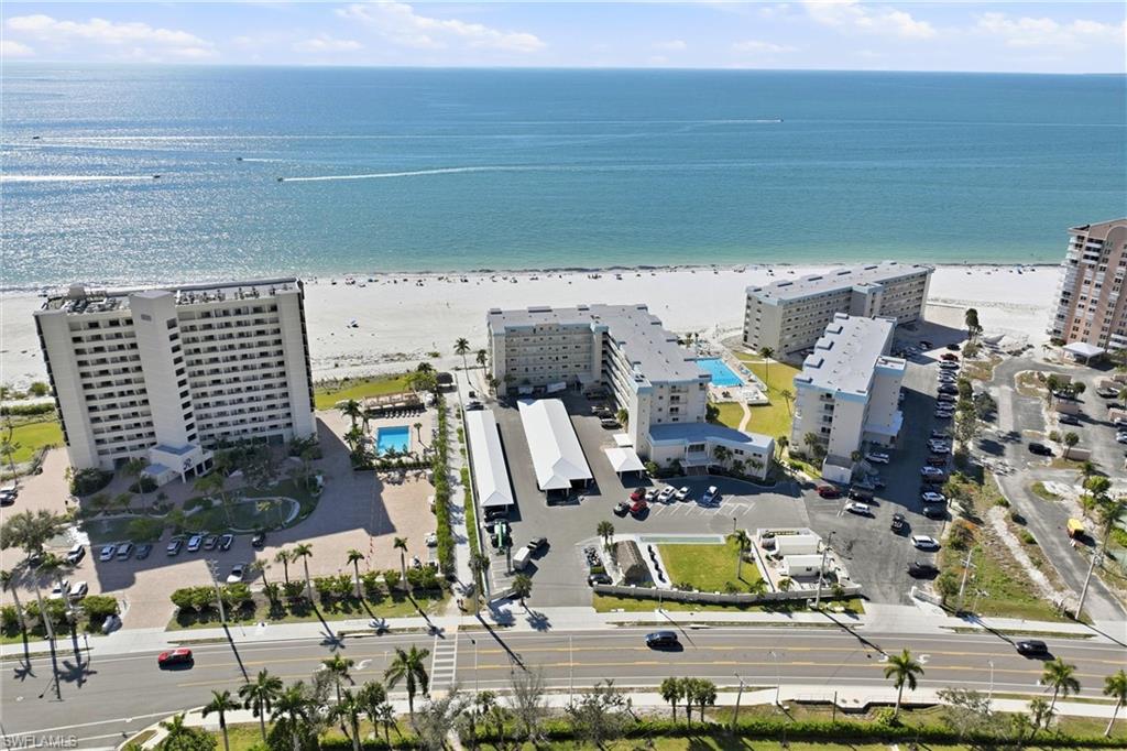 HIBISCUS POINTE - Residential