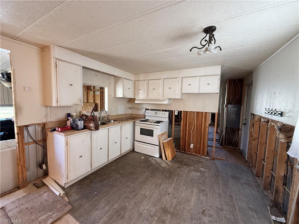 COASTAL ESTATES - Residential