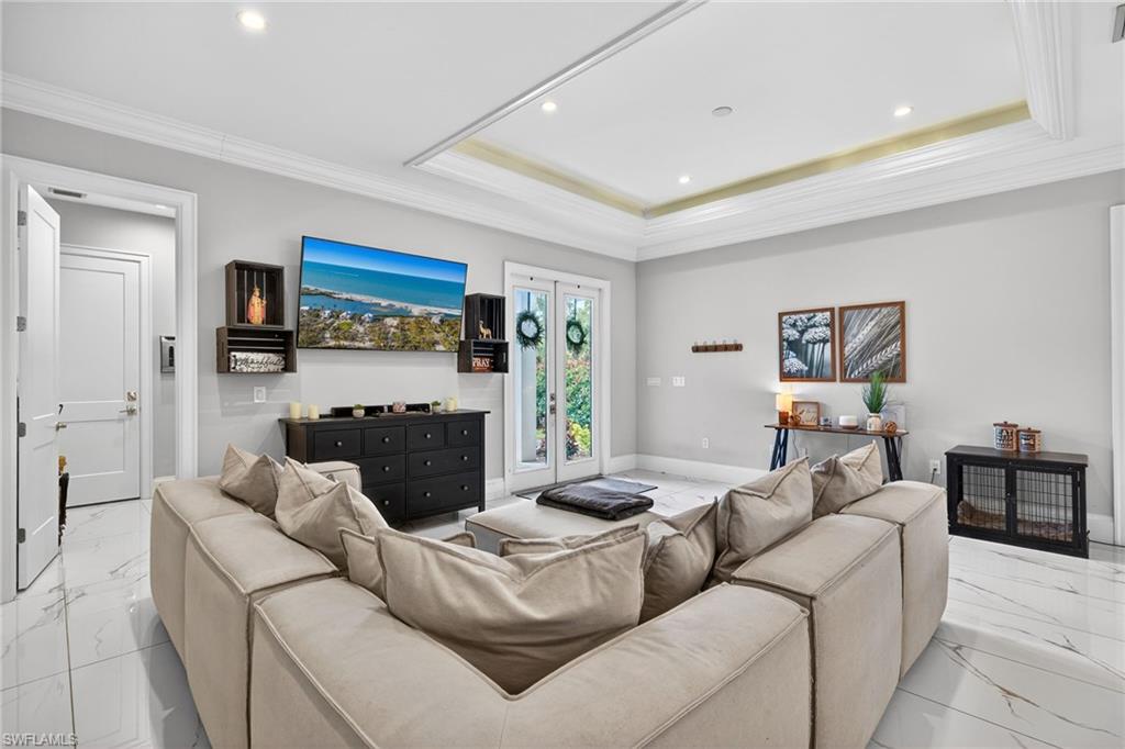 GOLDEN GATE ESTATES - Residential