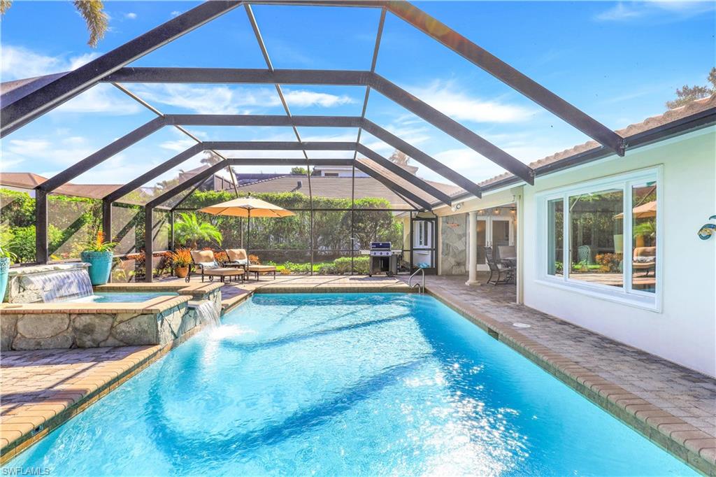 MOORINGS - Residential