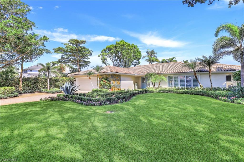 MOORINGS - Residential