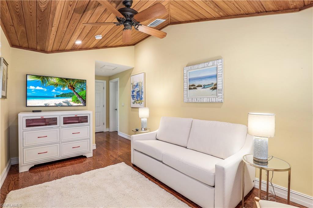 MOORINGS - Residential