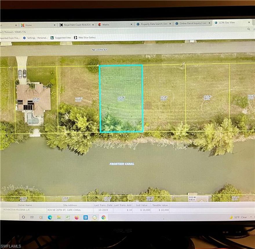 Souther exposure fresh canal front homesite.