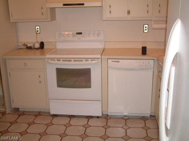 ROYAL WOODS - Residential