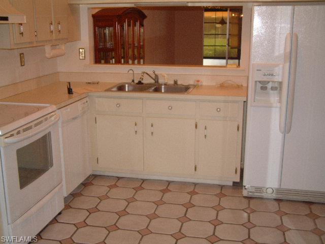 ROYAL WOODS - Residential