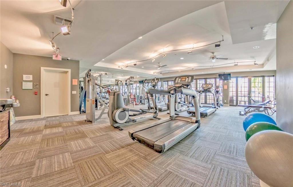 THE RESIDENCES AT COCONUT POINT - Residential Lease