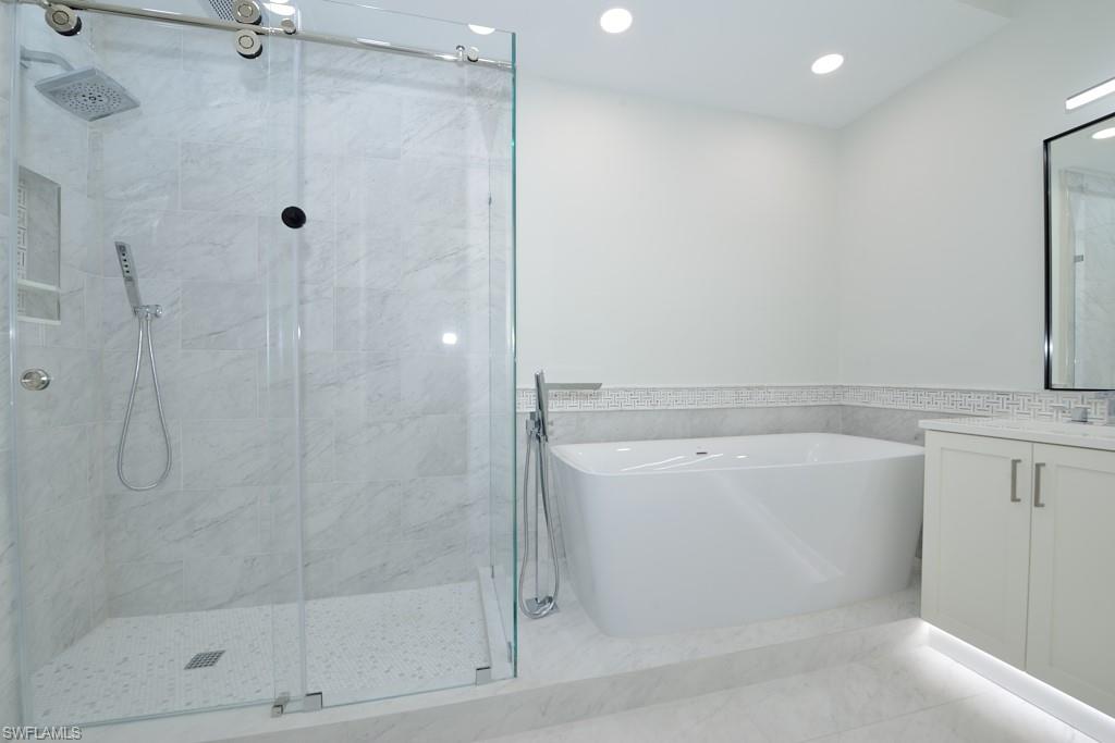 THE RESIDENCES AT COCONUT POINT - Residential Lease