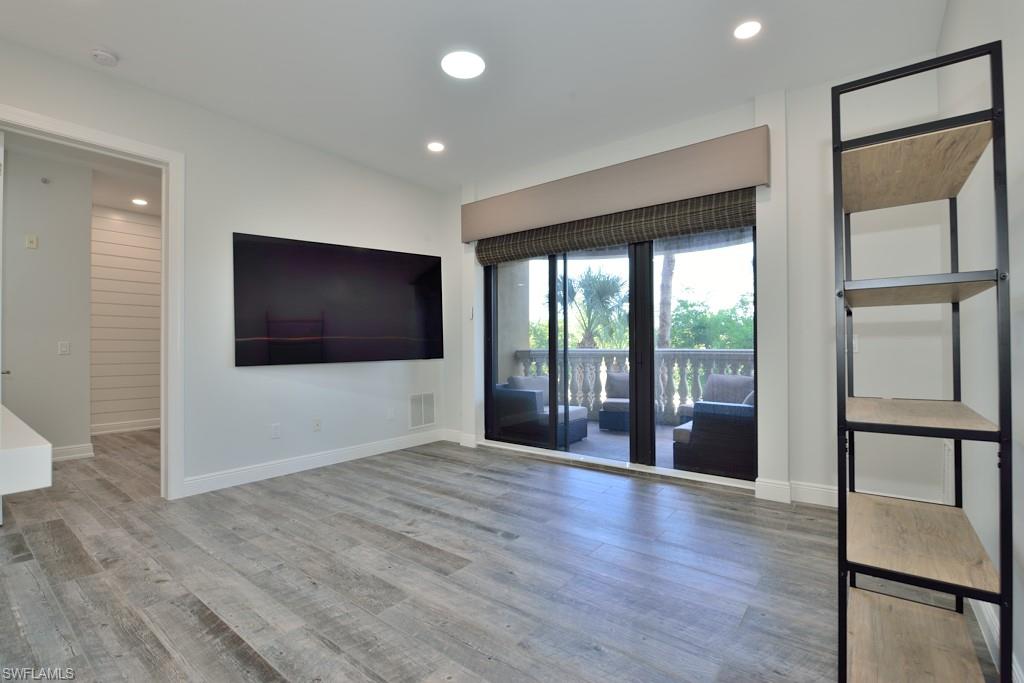 THE RESIDENCES AT COCONUT POINT - Residential Lease