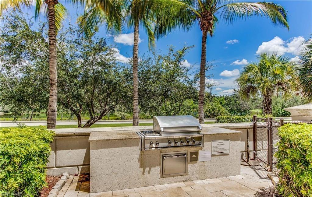 THE RESIDENCES AT COCONUT POINT - Residential Lease