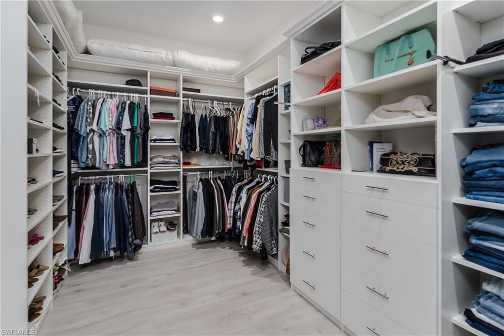 ESPLANADE LAKE CLUB - Residential Lease