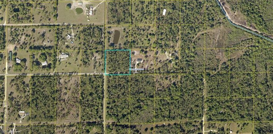 2.5 acres of peace and quiet!