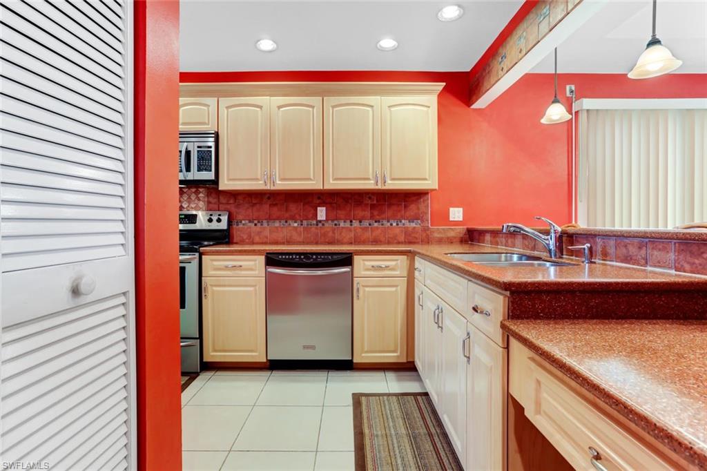 FOUNTAINS V - Residential