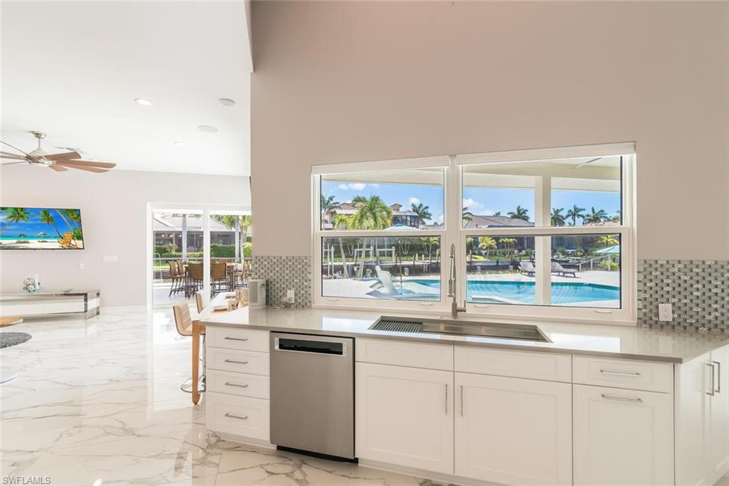 MARCO BEACH - Residential