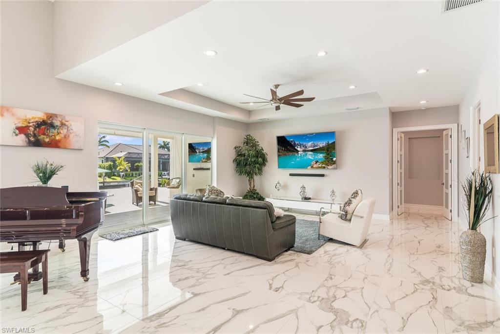 MARCO BEACH - Residential