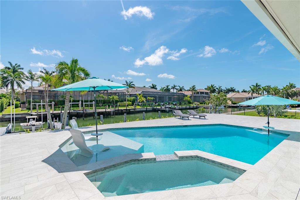 MARCO BEACH - Residential